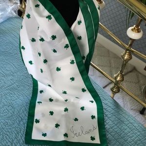 Irish ☘️ oblong scarf in deep green and white.